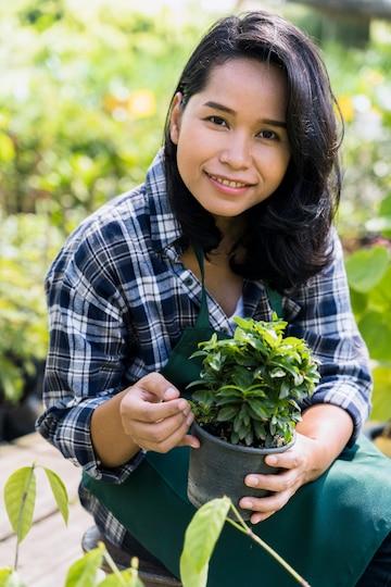 राधा अधिकारी